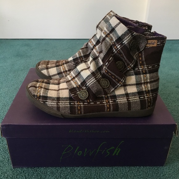 blowfish hobbit boots